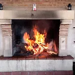 Tatil Evi La Cerca Entre Hoces-10-20pax-amplios Espacios Comunes