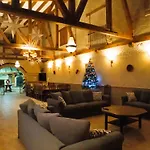 Tatil Evi La Cerca Entre Hoces-10-20pax-amplios Espacios Comunes *