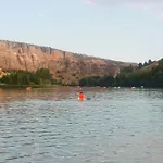 Tatil Evi La Cerca Entre Hoces-10-20pax-amplios Espacios Comunes
