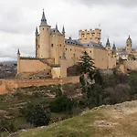 La Cerca Entre Hoces-10-20pax-amplios Espacios Comunes