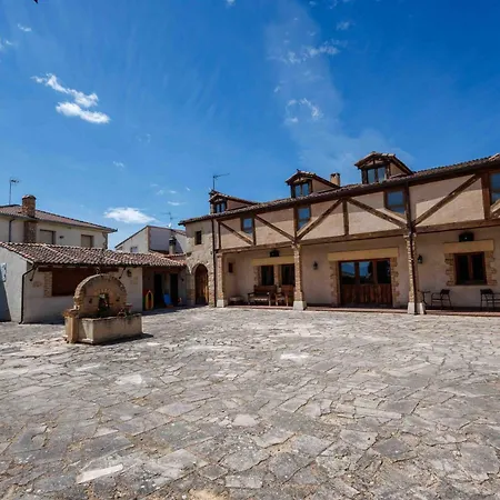 La Cerca Entre Hoces-10-20pax-amplios Espacios Comunes Сasa de vacaciones