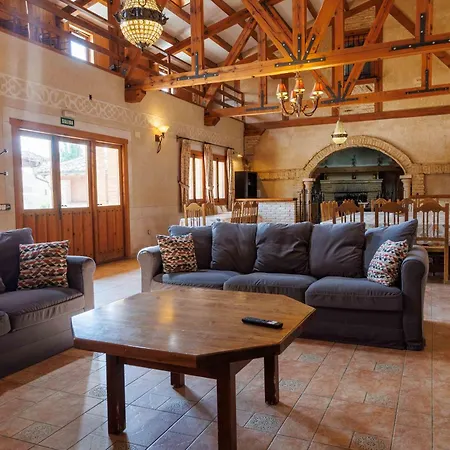 La Cerca Entre Hoces-10-20pax-amplios Espacios Comunes Sebúlcor