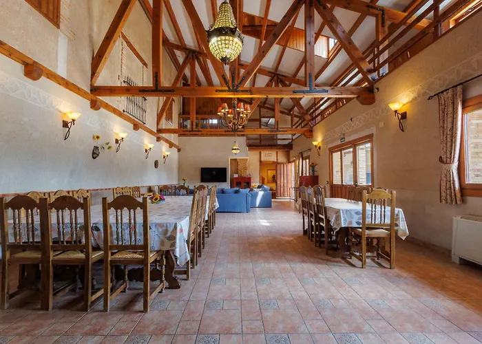 La Cerca Entre Hoces-10-20pax-amplios Espacios Comunes Holiday home